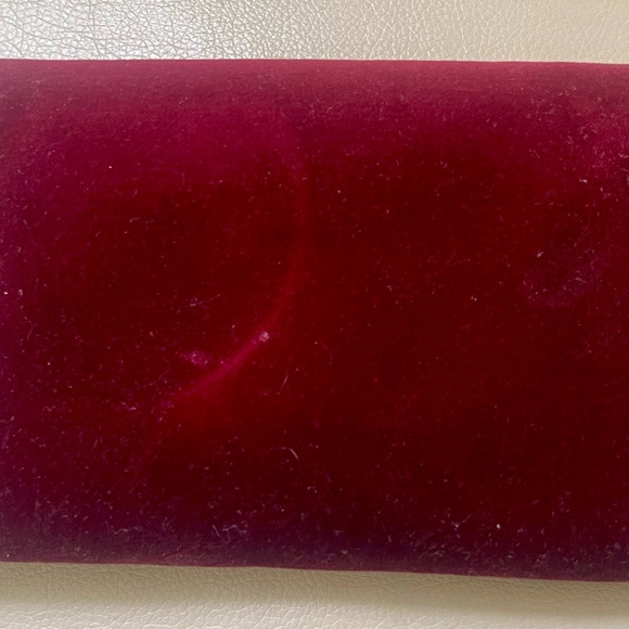 Gucci Burgundy Velvet Clutch Luxurious Handheld - Picture 6 of 6